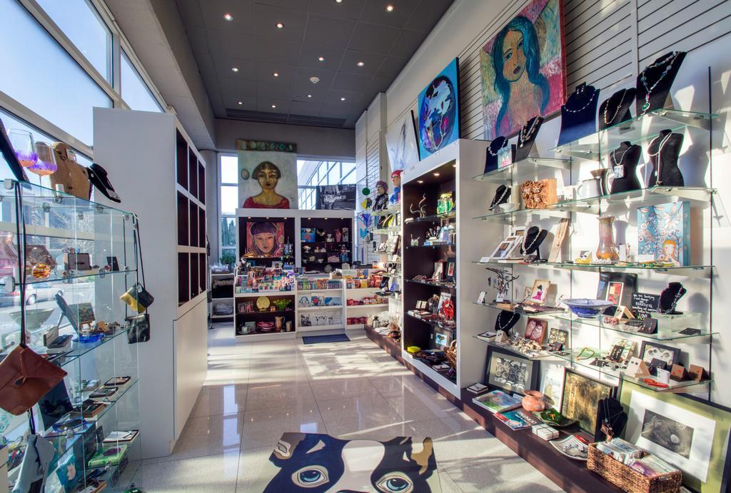 Hotel Murano Такома Екстериор снимка A store in Madrid