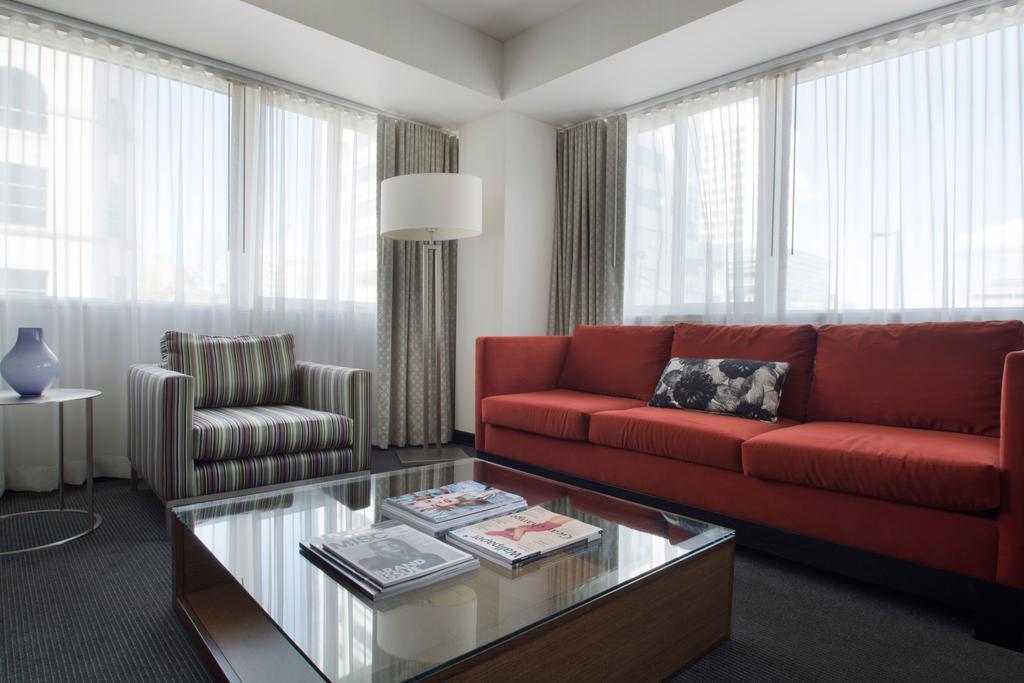 Hotel Murano Такома Екстериор снимка A living room at the hotel